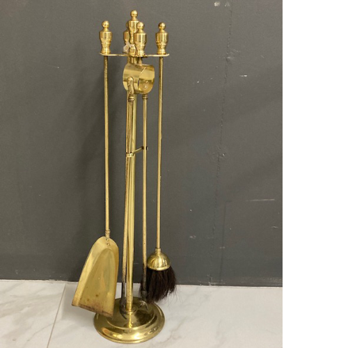 Fireside set in brass VIN678A