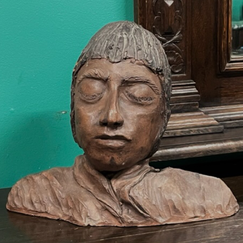 Signed sculpture VIN657T