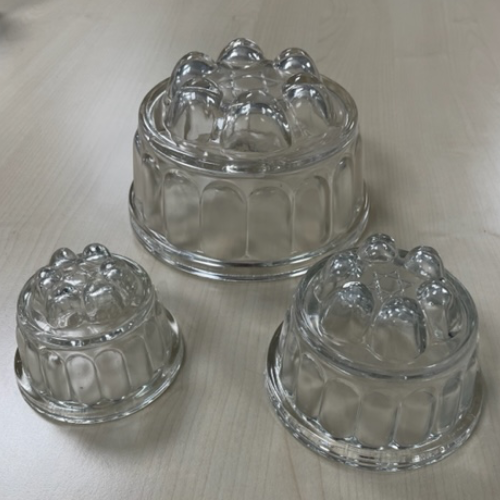 Vintage set of glass jelly moulds. VIN728A Lutterworth Antiques
