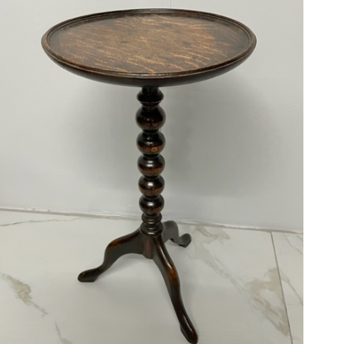 Antique small round pedestal table VIN740F