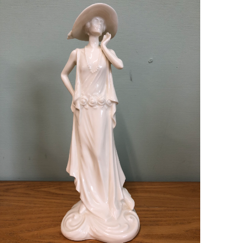 Royal Worcester figurine VIN781F