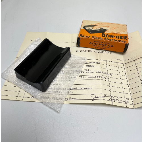 1930 Unused Bon-Her black glass razor blade sharpener.VIN842D